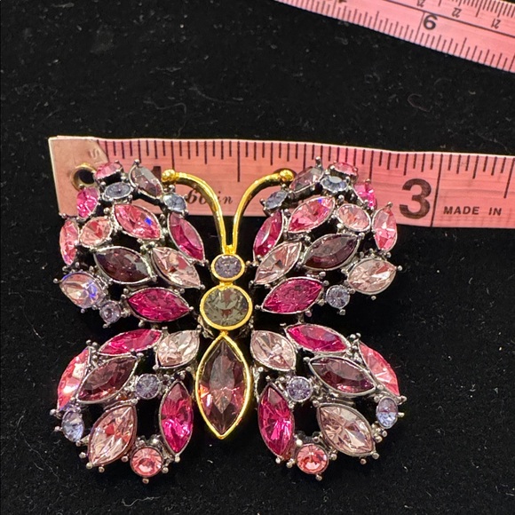 Elegant Vintage 1960's JOAN RIVERS Butterfly Brooch with Pink and Gold Accents - Picture 5 of 5